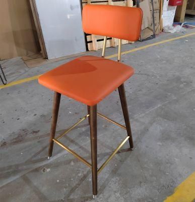 High End Cafe Bar Stool with Wood Legs Modern Leather High Chair