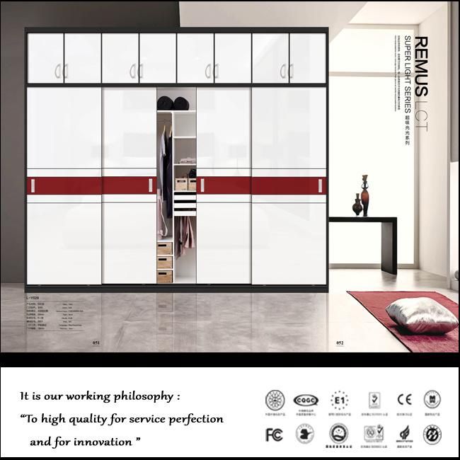 White Melamine Walk in Wardrobe Design