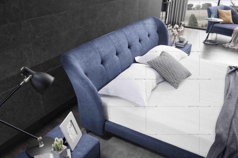 Genuine Leather Modern Design Soft Bed with Ottoman Gc1818