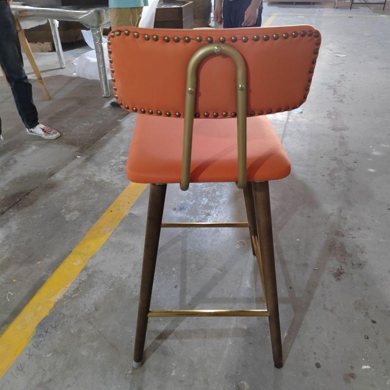 High End Cafe Bar Stool with Wood Legs Modern Leather High Chair