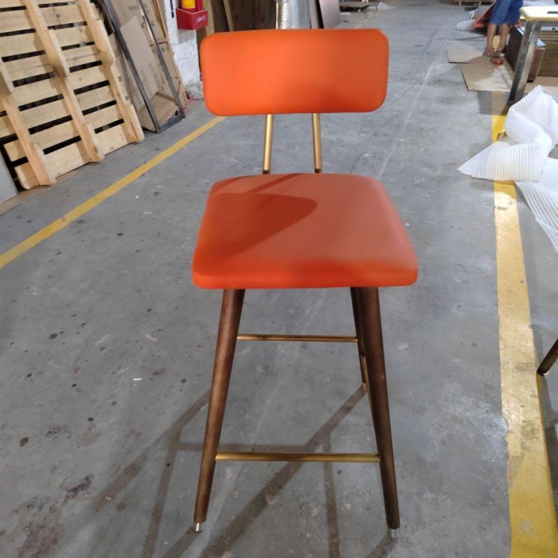 High End Cafe Bar Stool with Wood Legs Modern Leather High Chair